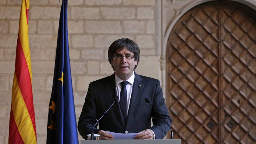 Carles Puigdemont bei seiner Rede am Donnerstag vor dem Regierungspalast in Barcelona.