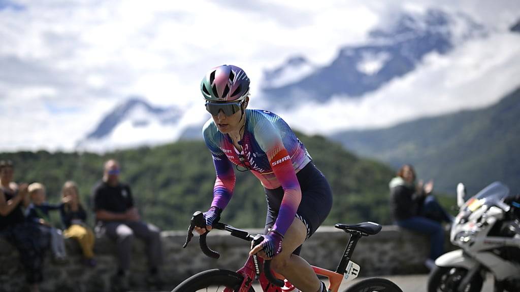 Elise Chabbey fuhr lange solo voraus, sah sich aber auf dem zweitletzten Kilometer eingeholt