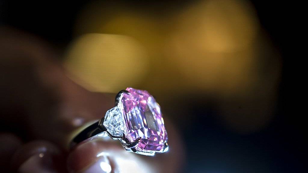 Der rosa Diamant «Pink Legacy» hat laut dem Auktionshaus Christie's einen Wert von 30 bis 50 Millionen Dollar.