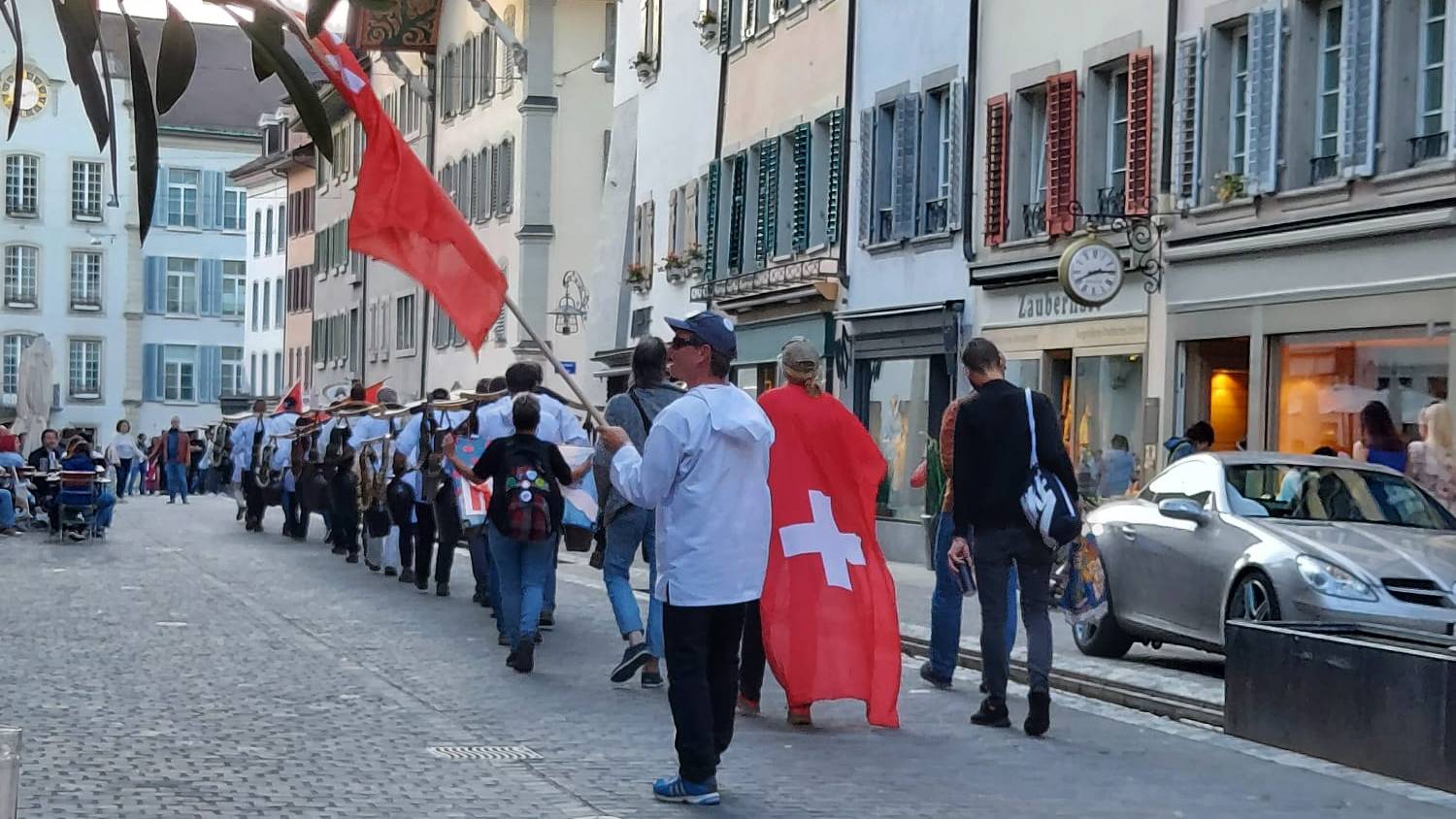 Corona-Blitz-Demo in der Altstadt in Aarau