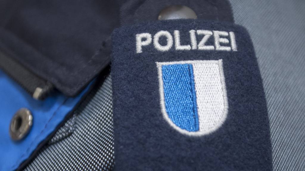 Frau verursacht alkoholisiert Parkschaden und begeht Fahrerflucht