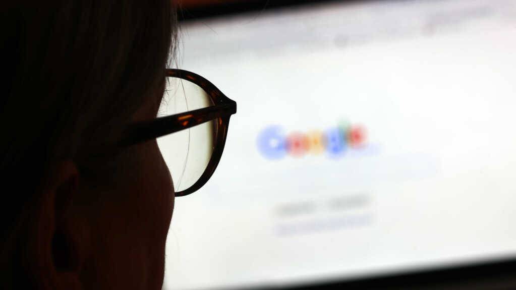 Der US-Konzern Google schaltet in der Schweiz eine KI-Suchfunktion frei, die bislang in Europa nicht verfügbar war. (Archivbild)
