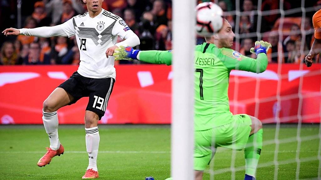 Das 1:0 für Deutschland: Leroy Sané bezwingt Jasper Cillessen