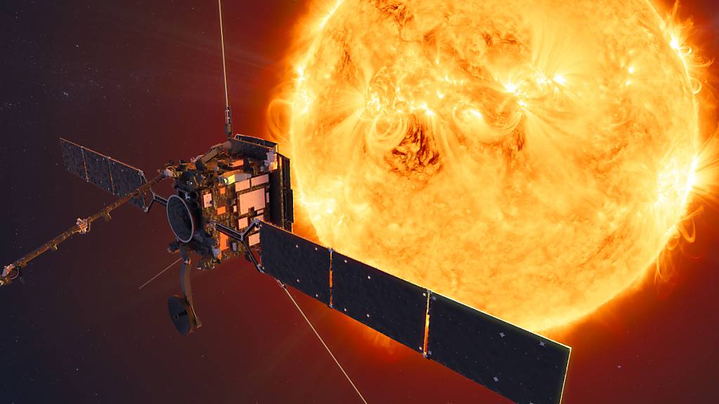 ARCHIV - Die Sonde Solar Orbiter vor der Sonne (undatierte Grafik). Foto: ATG medialab/ESA/dpa - ACHTUNG: Nur zur redaktionellen Verwendung und nur mit vollständiger Nennung des vorstehenden Credits