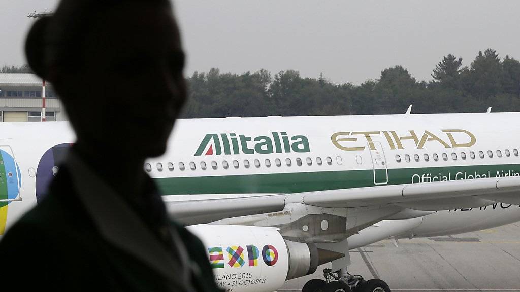 Die italienische Fluggesellschaft Alitalia, die unter anderem der arabischen Ethihad gehört, hat nur selten in ihrer 70-jährigen Geschichte einen Gewinn gemacht. Nun steht sie erneut vor dem Aus. (Archivbild)