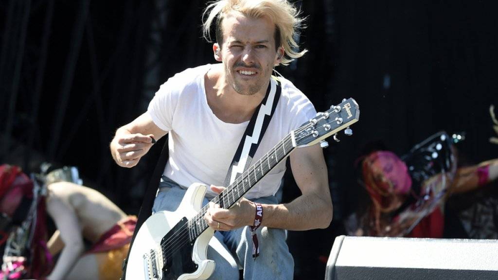 Tobias Jundt, Frontmann der Band Bonaparte, ist für den diesjährigen Schweizer Grand Prix Musik nominiert - verliehen wird dieser am 15. September im Rahmen des dreitägigen Label Suisse Festivals in Lausanne.