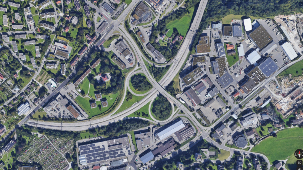Der Unfall ereignete sich am Mittwochnachmittag auf der Schönbüelstrasse auf Höhe Autobahnausfahrt Neudorf.