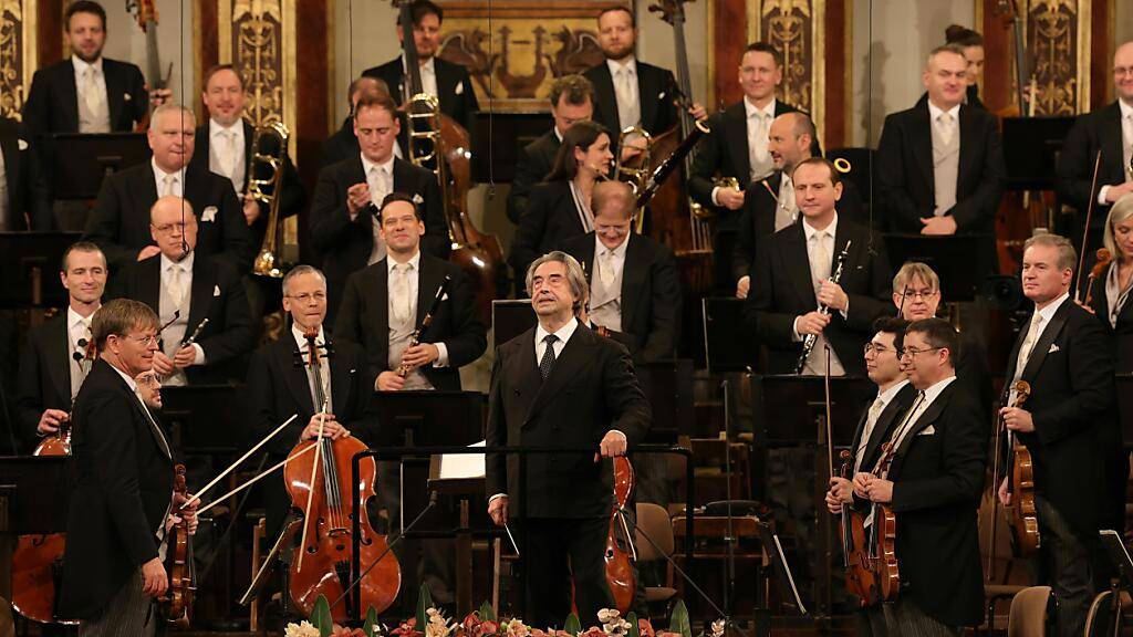 Nach dem Erfolg Riccardo Mutis als Dirigent des 85. Neujahrskonzerts im
Wiener Musikverein will Italien dem Maestro eine eigene Münze widmen. (Archivbild)