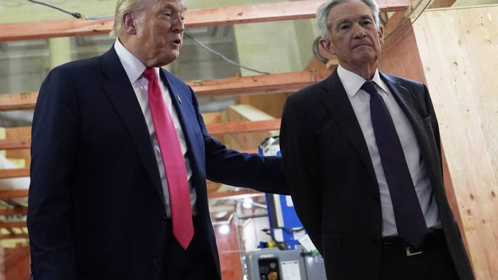 US-Präsident Donald Trump (links) möchte Fed-Chef Jerome Powell seit Monaten loswerden. (Archivbild)