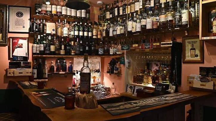 Die kleinste Bar der Welt liegt im Münstertal (GR).