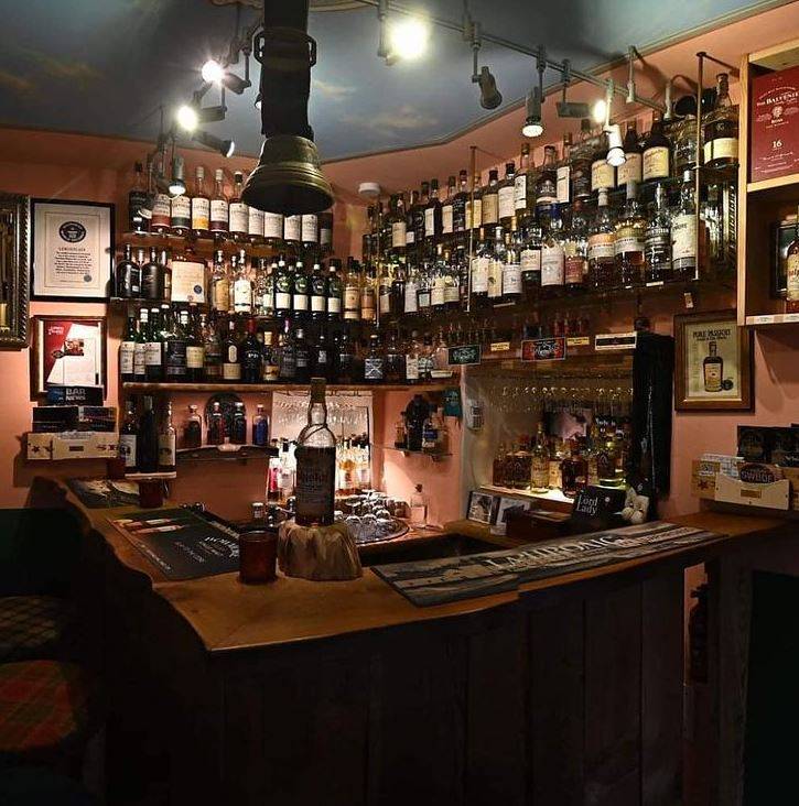 Die kleinste Bar der Welt liegt im Münstertal (GR).