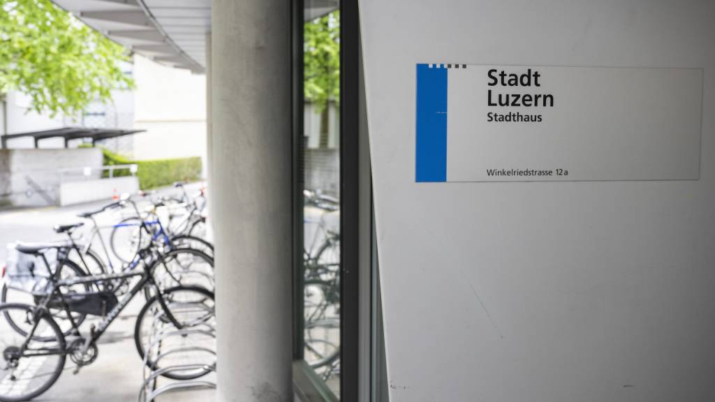 Deutlich mehr Mitarbeitende der Stadtluzerner Verwaltung wandten sich 2025 an die Ombudsstelle als noch im Vorjahr. (Archivbild)