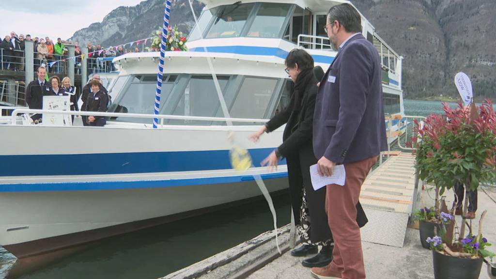 Mit Champagner getauft: Neues Walensee-Schiff heisst MS Swisspearl