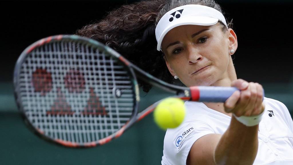 Amra Sadikovic während dem Spiel in Wimbledon gegen Serena Williams.