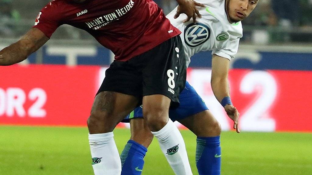 Brasilianischer Zweikampf zwischen Hannovers Walace und Wolfsburgs William