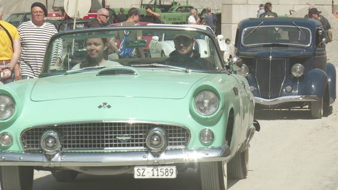 Oldtimer-Fans treffen sich in Eschenbach