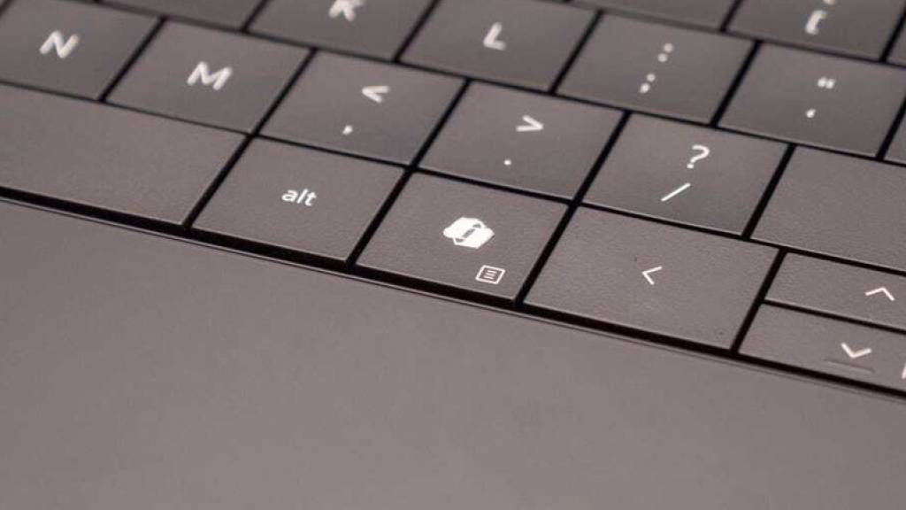 Die eigene Taste für den KI-Assistenten Copilot zeigt, worauf der US-Technologiekonzern Microsoft setzt. (Archivbild)