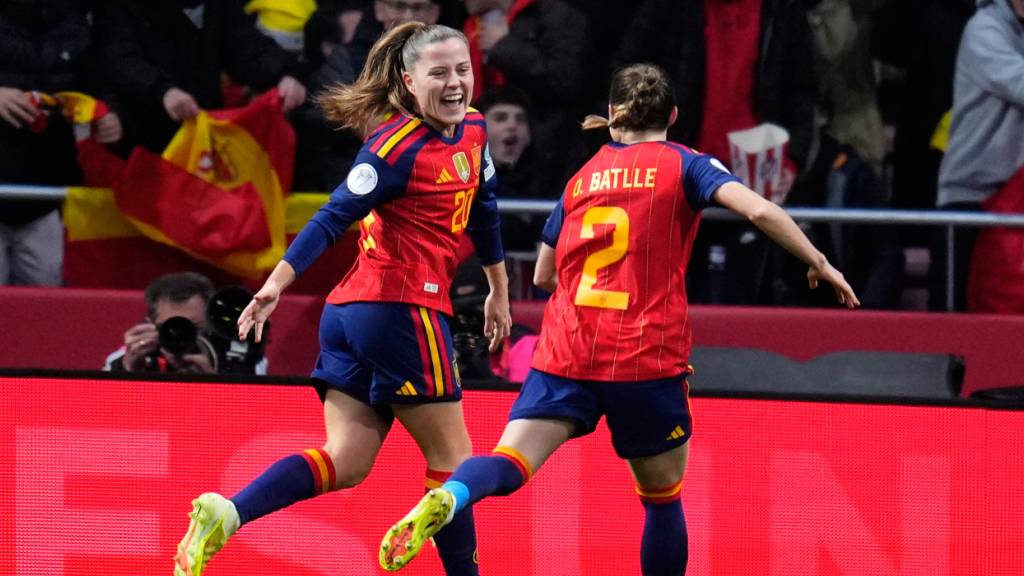 Claudia Pina jubelt nach dem 1:0 in Madrid