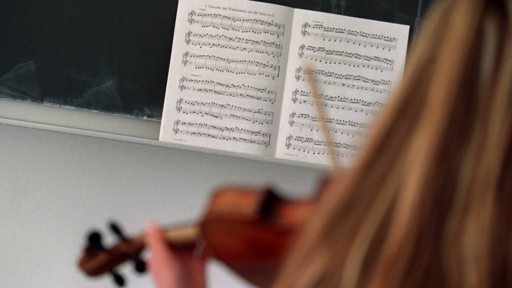 Die Musikschulen im Kanton Zürich rufen den Bundesrat in einem offenen Brief dazu auf, das Singverbot für solche Schulen aufzuheben. (Archivbild)