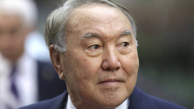 Kasachstans Ex-Präsident Nasarbajew mit Corona infiziert