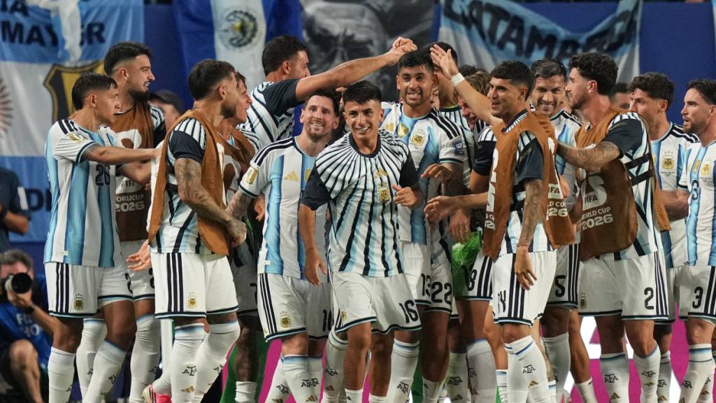 Argentinien nach Überstunden im Achtelfinal