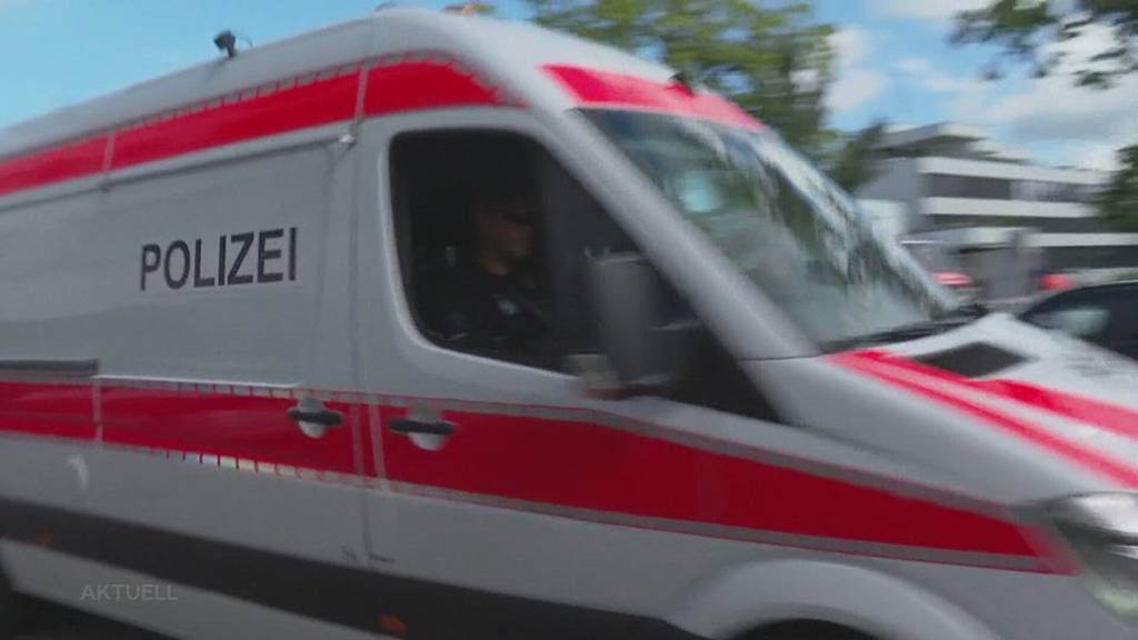 Evakuation im Sek-Schulhaus Bürgli Wallisellen nach Drohung