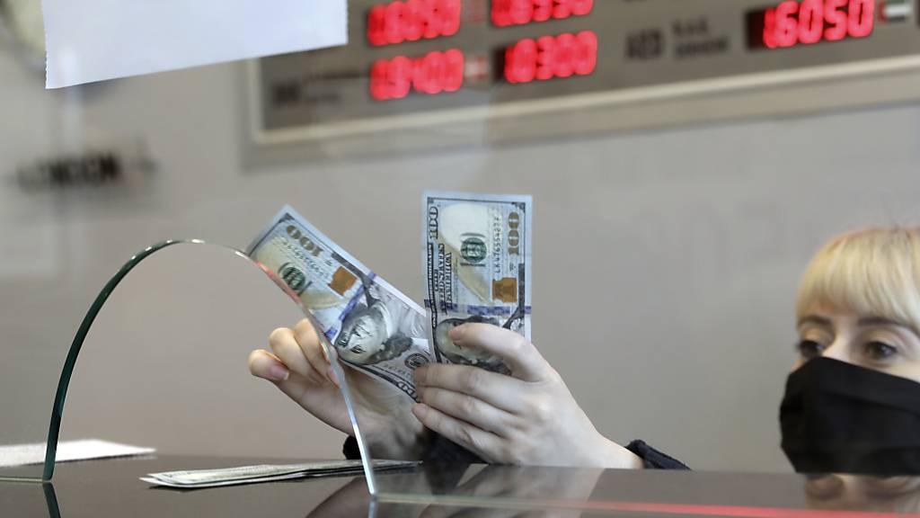 Die Türkische Lira fällt und fällt. Ökonomen halten die Zinssenkungen, die der Staatspräsident Erdogan angeordnet hat, für «rücksichtslos». (Symbolbild)