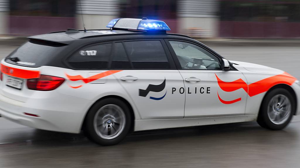 Der Kantonspolizei Freiburg ist ein 18-jähriger Autolenker mit 206 km/h in die Radarfalle gegangen. (Symbolbild)