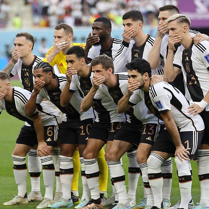Deutsche Mannschaft protestiert mit einem Foto gegen die FIFA