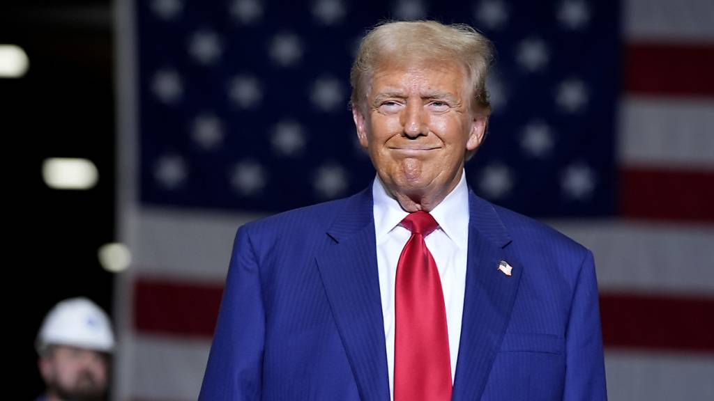 Der republikanische Präsidentschaftskandidat und ehemalige US-Präsident Donald Trump auf einer Wahlkampfveranstaltung in Potterville, Michigan. Foto: Alex Brandon/AP/dpa