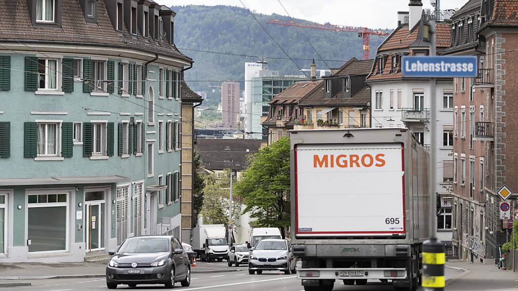 Die Stadt Zürich kann vorerst auf der Rosengartenstrasse nicht Tempo 30 einführen.