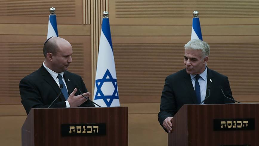 Ministerpräsident Naftali Bennett (l) und Außenminister Jair Lapid. Foto: Maya Alleruzzo/AP/dpa