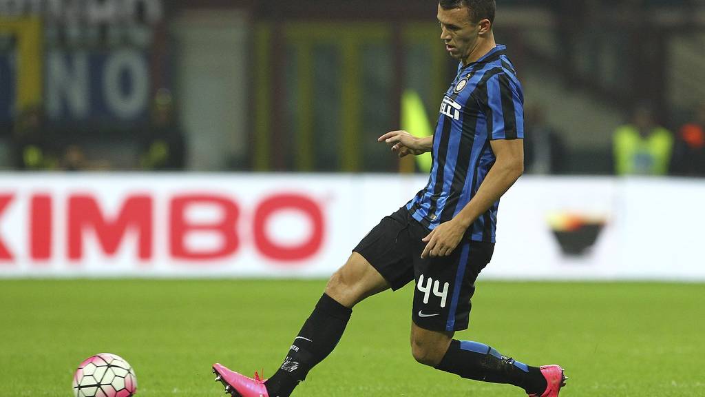 during the Serie A match between FC Internazionale Milano and AC Milan at Stadio Giuseppe Meazza on September 13, 2015 in Milan, Italy.