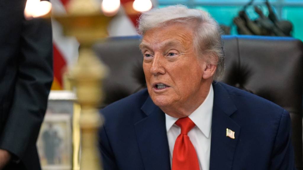 US-Präsident Donald Trump im Oval Office im Weißen Haus. Foto: Manuel Balce Ceneta/AP/dpa