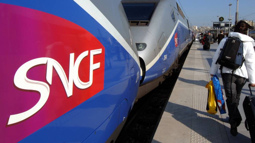 Make-up-Tipps und Figurtricks für Bahnpersonal? Die SNCF sorgt mit ihrem Eleganz-Leitfaden für Empörung – und zieht die Broschüre schnell wieder zurück. (Archivbild)