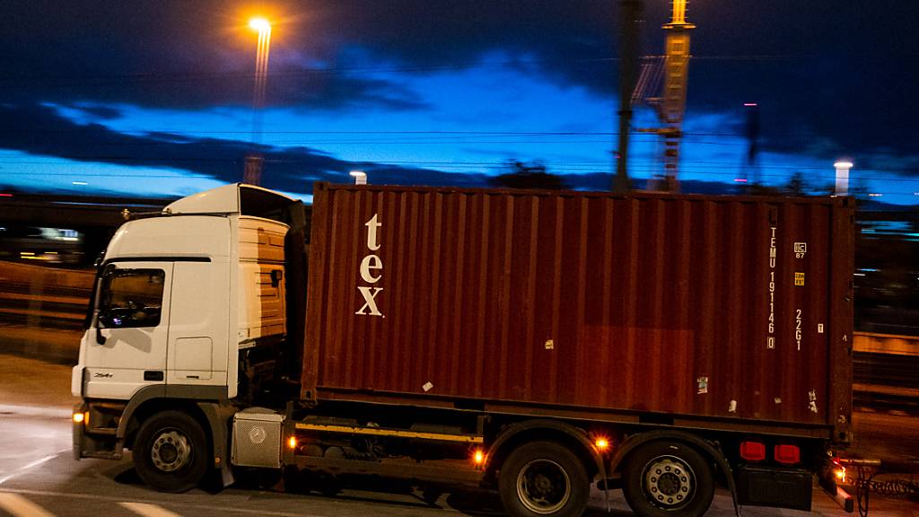 Die Bundesbank hat ihre Wachstumsprognose für das kommende Jahr in Deutschland deutlich verringert. Sie zeigt sich aber für das laufende Jahr etwas weniger pessimistisch für die grösste Wirtschaft Europas. (Archivbild)