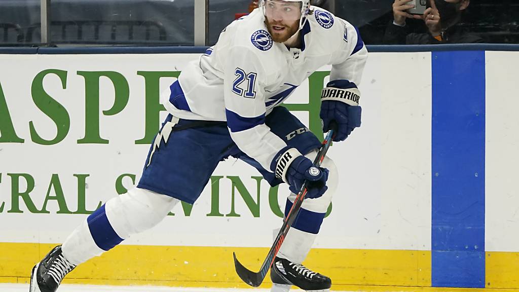 Tampa Bays formstarker kanadischer Stürmer Brayden Point erzielte auswärts beim 2:1-Sieg gegen die New York Islanders den 11. Playoff-Treffer