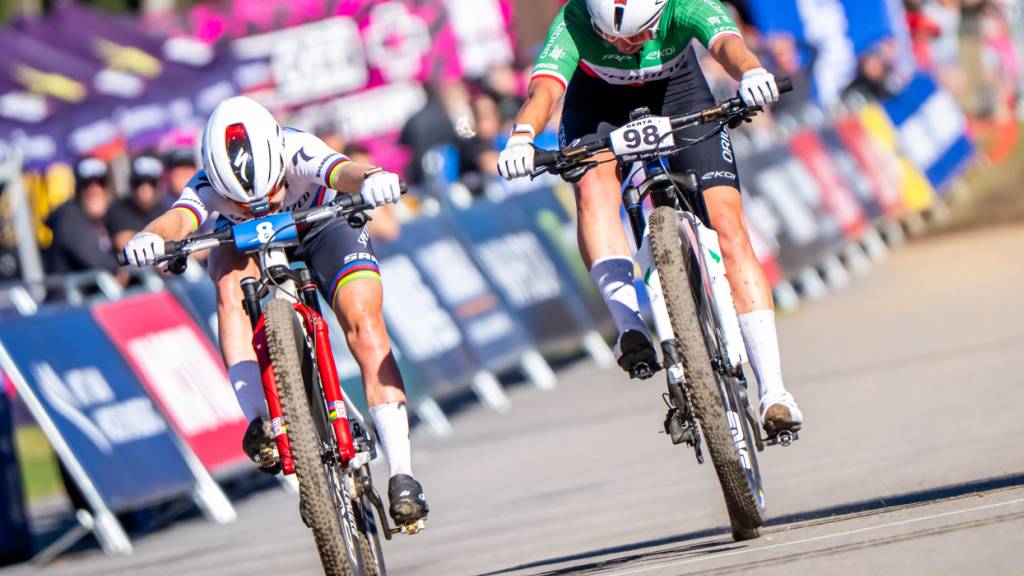 Sina Frei (links) hat die Nase im Fotofinish gegen Martina Berta knapp vorne