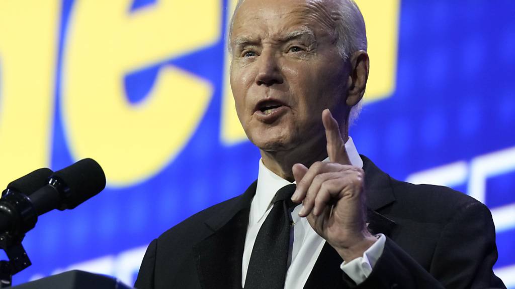 US-Präsident Joe Biden hat zugesichert, dass Amerika sowohl die Ukraine als auch Israel militärisch unterstützen kann. Foto: Manuel Balce Ceneta/AP/dpa