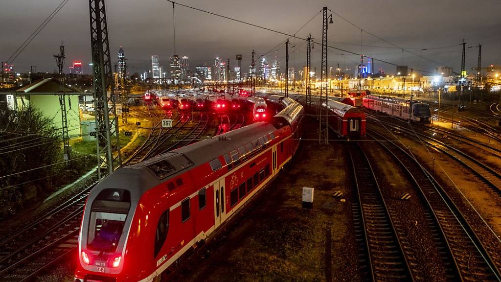 Der deutschlandweite Streik der Lokführer im Personenverkehr hat begonnen.