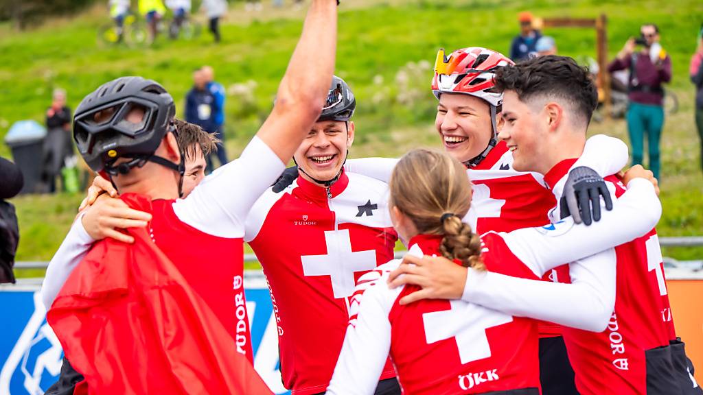 Gold! Das Schweizer Team jubelt