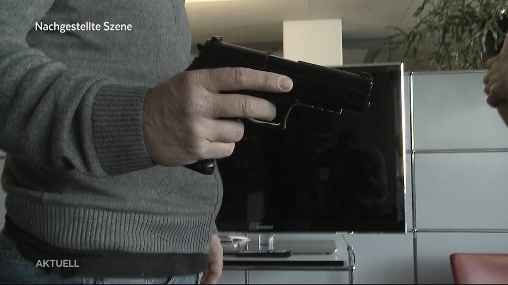 Sins: Schussabgabe in Wohnung endet mit zwei Verletzen