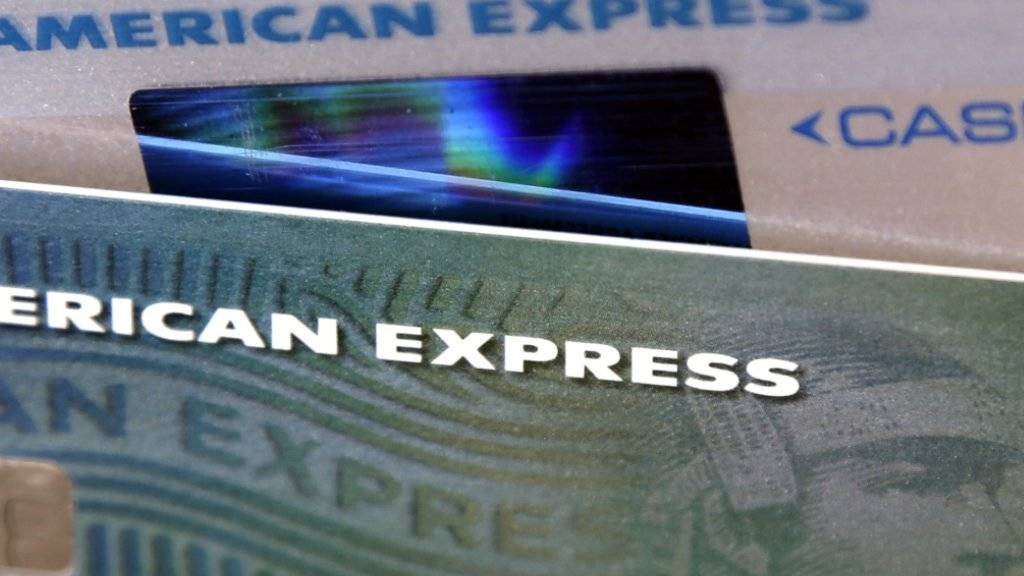 Der US-Kreditkartenanbieter American Express rechnet aufgrund einer Sonderbelastung im vierten Quartal mit einem Verlust. (Archivbild)