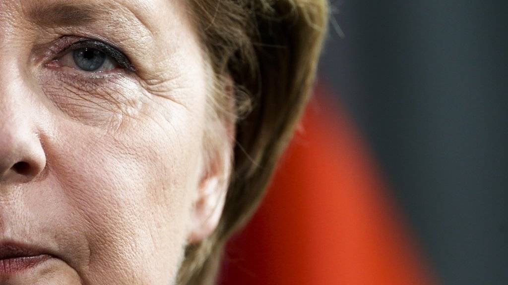 Noch will sich Merkel nicht zu einer Kandidatur äussern. (Archiv)
