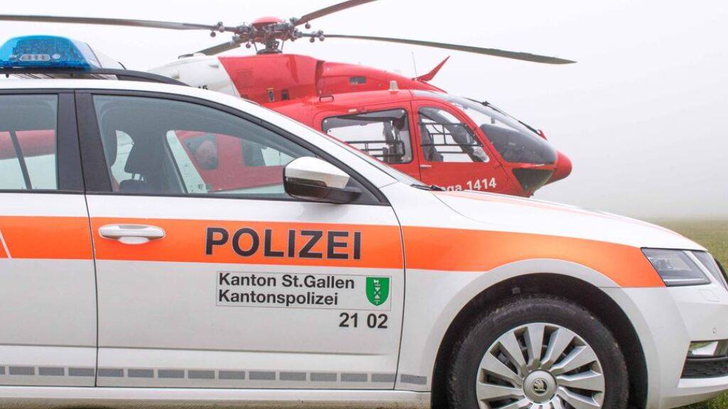 Der 24-jährige Mann wurde mit einem Helikopter ins Spital geflogen. (Symbolbild)