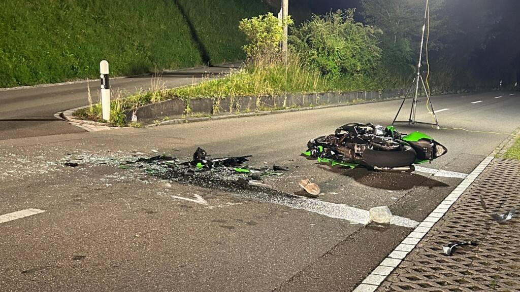 Töfffahrer verletzt sich bei Unfall in Fischingen TG schwer