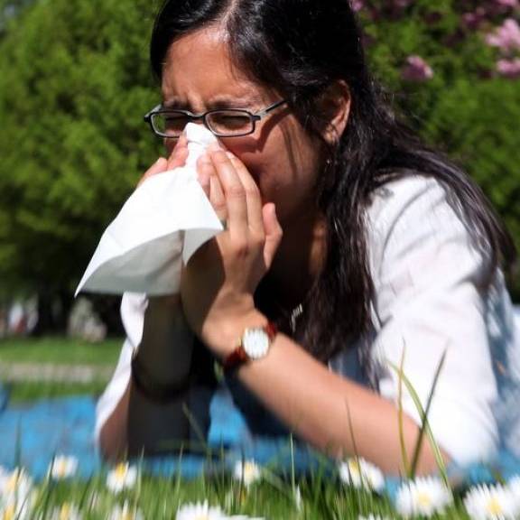 Woran du erkennst, ob du Heuschnupfen oder Grippe hast