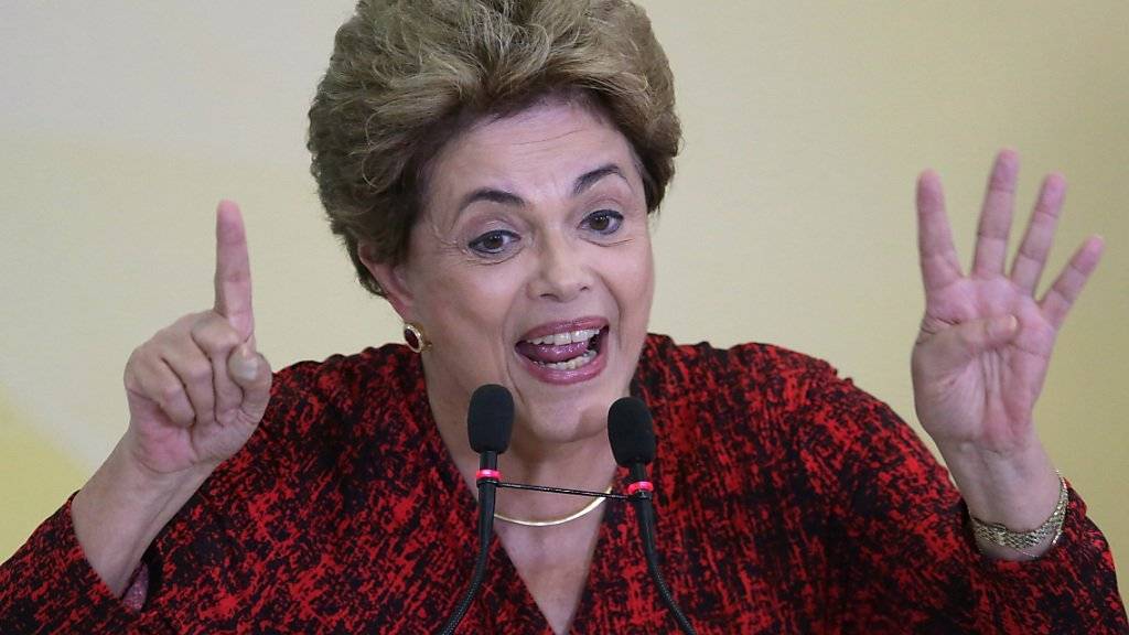Der Präsident der Abgeordnetenkammer will erneut über ein Amtsenthebungsverfahrung gegen Brasiliens Präsidentin Rousseff entscheiden - doch der Senatspräsident ignoriert das.