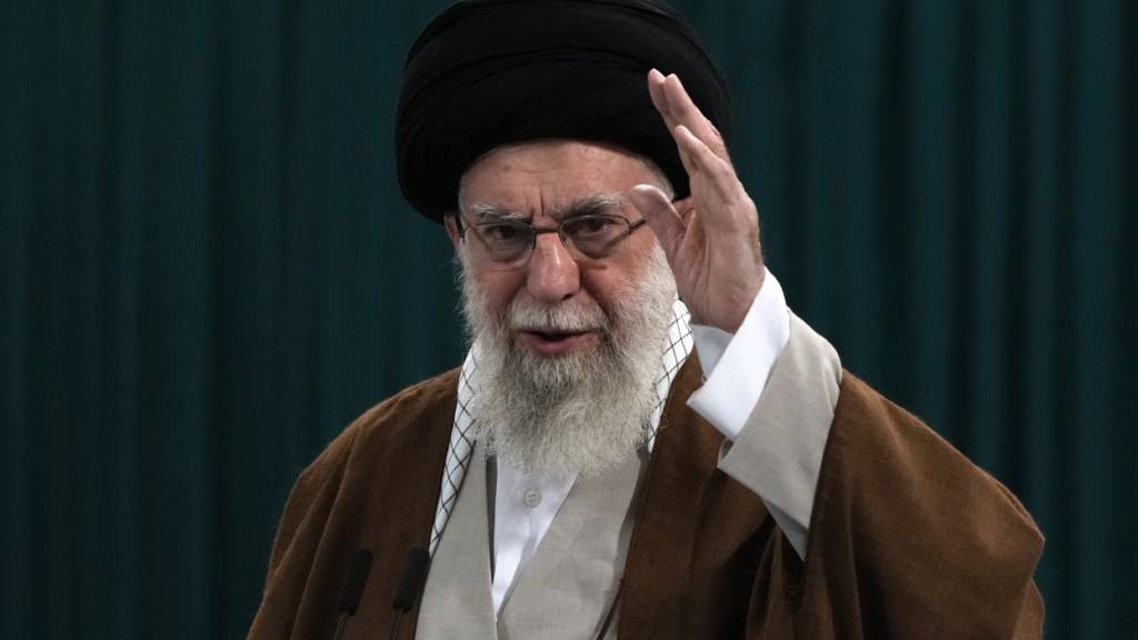 ARCHIV - Ajatollah Ali Chamenei, der oberste iranische Führer. Foto: Vahid Salemi/AP/dpa