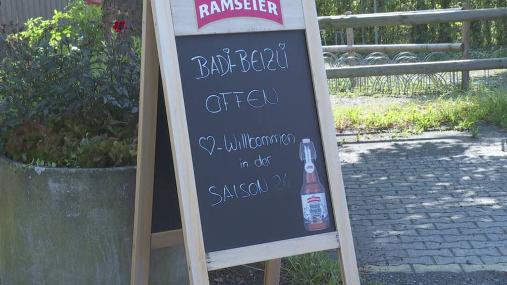 Singende Putzfrau in der Badi Hünenberg